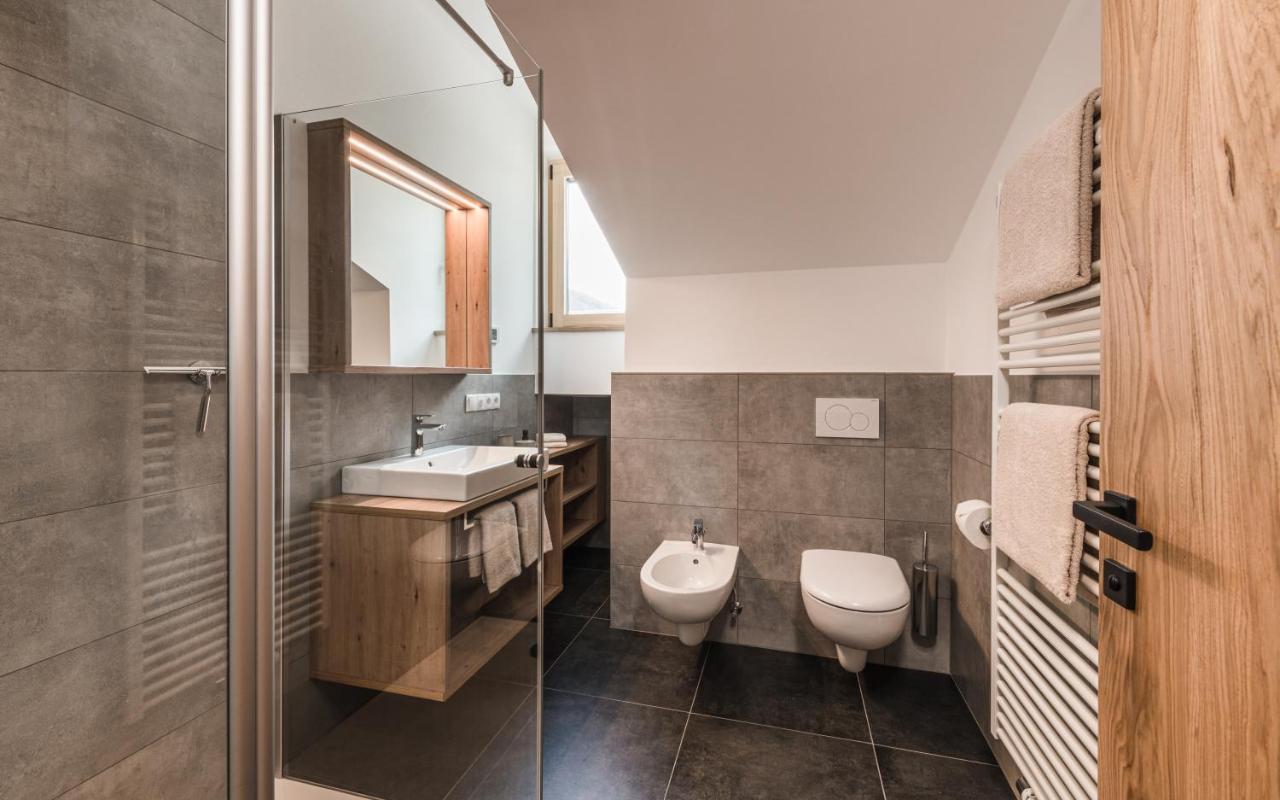 Biohof Untergroeber Apartment Braies  Exterior foto